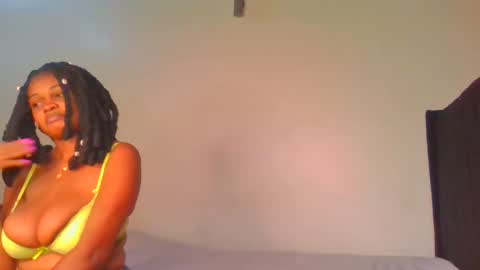 Snapshot of fine_melanie chatting on January 2025 07:01:02 PM melanie online show from January 2025 07:01:02 PM