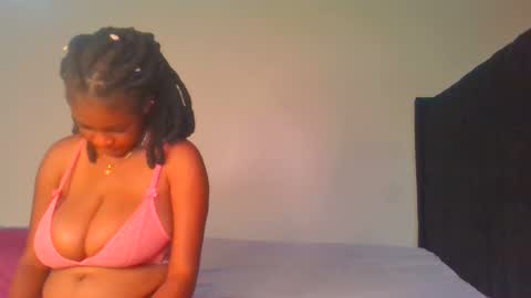 Snapshot of fine_melanie chatting on January 2025 06:43:01 PM melanie online show from January 2025 06:43:01 PM