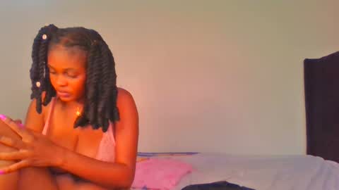 Snapshot of fine_melanie chatting on January 2025 07:37:01 AM melanie online show from January 2025 07:37:01 AM