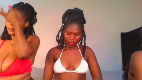 Snapshot of fine_melanie chatting on January 2025 05:42:02 PM melanie online show from January 2025 05:42:02 PM