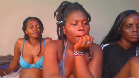 Snapshot of fine_melanie chatting on January 2025 09:04:02 AM melanie online show from January 2025 09:04:02 AM