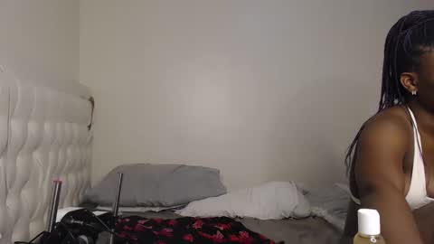 Snapshot of fine_melanie chatting on September 2025 12:11:02 AM melanie online show from September 2025 12:11:02 AM