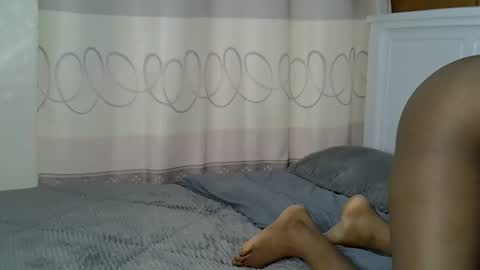 Snapshot of fine_queen12 chatting on December 2024 05:15:01 AM fine_queen12 online show from December 2024 05:15:01 AM