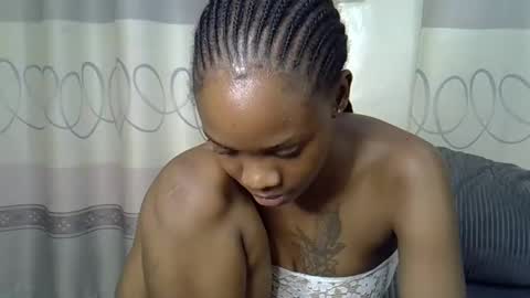 Snapshot of fine_queen12 chatting on December 2024 01:38:02 PM fine_queen12 online show from December 2024 01:38:02 PM