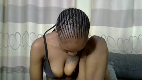 Snapshot of fine_queen12 chatting on January 2025 05:04:02 AM fine_queen12 online show from January 2025 05:04:02 AM