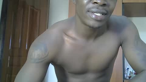 Snapshot of fineebony chatting on January 2026 06:17:02 AM HOT AND SWEET online show from January 2026 06:17:02 AM