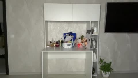 Lora online show from July 2026 07:39:01 PM
