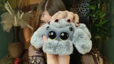 fiora online show from November 2025 06:12:01 AM