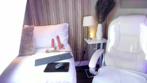 Snapshot of fiorelaston chatting on February 2026 04:09:02 AM Fiorela online show from February 2026 04:09:02 AM