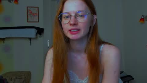 fire_luna online show from February 2026 04:45:01 AM
