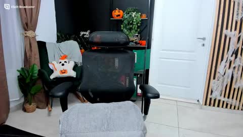 Kallisy online show from October 2025 10:33:01 PM