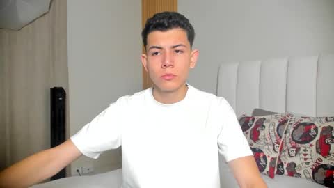 Nicolas online show from November 2025 01:00:02 PM