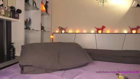 Tia online show from February 2025 12:57:02 PM