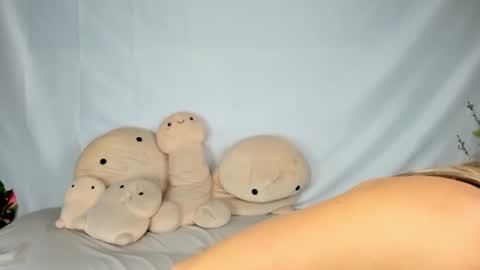 Snapshot of fit_american_girl chatting on October 2025 07:54:01 PM Megan NEW twitter fit amer girl online show from October 2025 07:54:01 PM