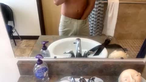 Snapshot of fitandhard3 chatting on May 2026 11:02:01 PM fitandhard3 online show from May 2026 11:02:01 PM