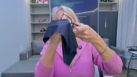 Snapshot of fitcougarcb chatting on February 2026 07:50:02 PM Bianca online show from February 2026 07:50:02 PM