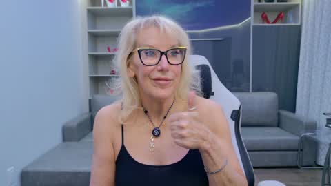 Snapshot of fitcougarcb chatting on February 2026 10:03:01 PM Bianca online show from February 2026 10:03:01 PM