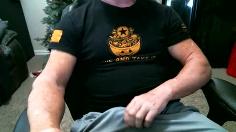 fitguy40 online show from January 2026 09:50:01 PM