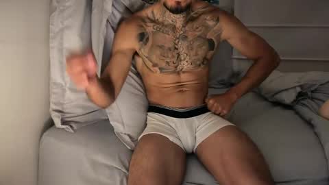 Snapshot of fitjacques chatting on May 2026 02:18:01 AM fitjacques online show from May 2026 02:18:01 AM