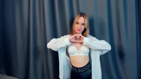 Kira online show from January 2026 12:24:01 AM