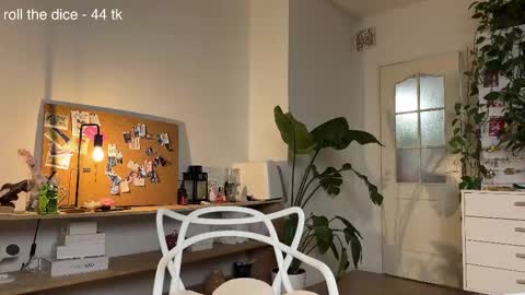 Eva online show from February 2025 05:04:02 PM