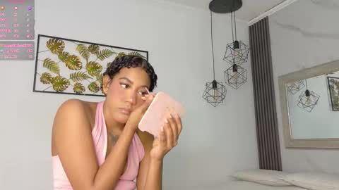 Snapshot of flavia_cruz chatting on December 2025 07:07:01 PM Flavia online show from December 2025 07:07:01 PM