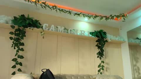 Flavia online show from May 2026 12:01:01 PM
