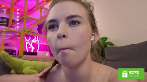 Leia online show from November 2025 06:01:02 AM