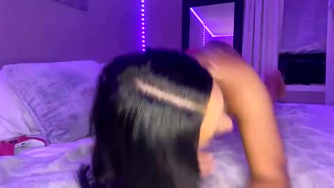 Roxy online show from February 2025 07:01:02 AM