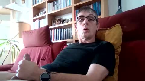 Snapshot of flinx71 chatting on April 2026 06:14:01 AM Ralf online show from April 2026 06:14:01 AM