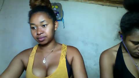 florencia011 online show from October 2025 06:24:02 AM