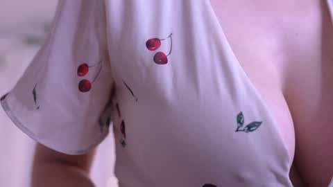 Snapshot of floret_joy chatting on September 2025 10:58:02 AM ALICE online show from September 2025 10:58:02 AM