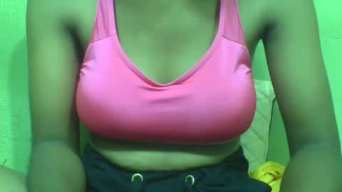 Snapshot of florine592953 chatting on February 2026 05:05:01 AM florine592953 online show from February 2026 05:05:01 AM