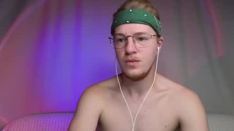 Snapshot of flower_haze chatting on December 2024 02:30:02 AM Alexander online show from December 2024 02:30:02 AM