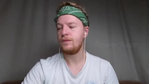 Snapshot of flower_haze chatting on December 2024 02:44:02 AM Alexander online show from December 2024 02:44:02 AM