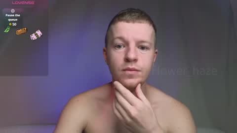 Snapshot of flower_haze chatting on January 2025 04:09:01 AM Alexander online show from January 2025 04:09:01 AM