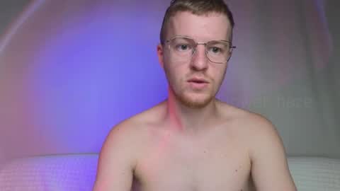 Snapshot of flower_haze chatting on February 2025 06:06:01 PM Alexander online show from February 2025 06:06:01 PM