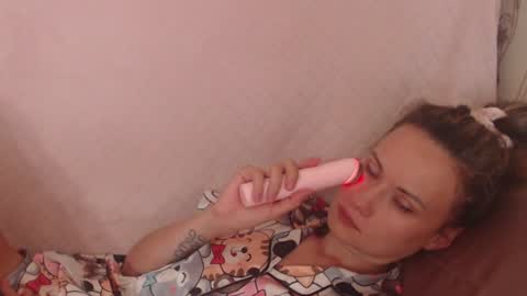 Snapshot of flowercandydoll chatting on July 2026 08:21:01 AM say meow and send tip online show from July 2026 08:21:01 AM