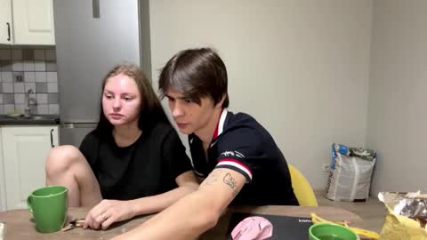 flowerscouple online show from February 2026 10:14:01 PM