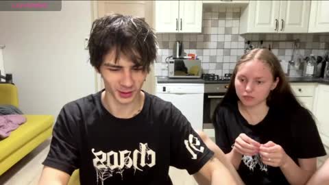 flowerscouple online show from May 2026 10:06:02 PM