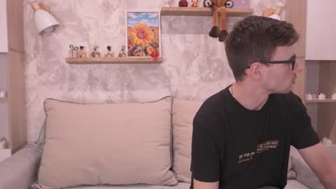 Snapshot of fluffy_hat chatting on December 2025 11:39:02 AM Fluffy and Krut online show from December 2025 11:39:02 AM