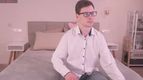 Snapshot of fluffy_hat chatting on February 2026 01:59:01 PM Fluffy and Krut online show from February 2026 01:59:01 PM