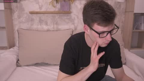 Fluffy and Krut online show from April 2026 05:00:01 PM