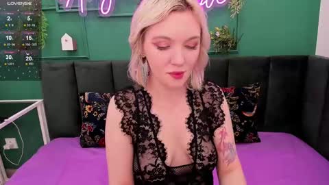 Monica online show from December 2024 01:18:02 AM