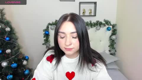 Snapshot of flufyfoxx chatting on December 2024 11:42:02 PM Lina online show from December 2024 11:42:02 PM