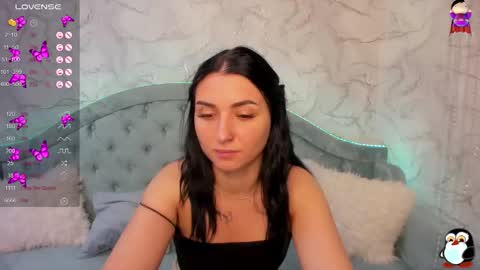 Snapshot of flufyfoxx chatting on September 2025 01:43:01 AM Lina online show from September 2025 01:43:01 AM