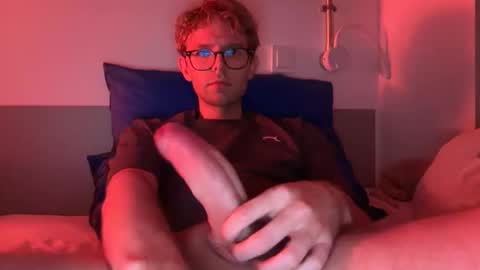 Snapshot of fnmle chatting on October 2025 11:48:02 PM Drew online show from October 2025 11:48:02 PM