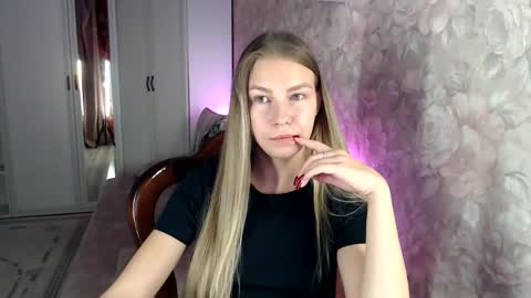 Snapshot of fofhcf chatting on October 2025 02:18:01 PM Molli Ready for any play with you. Hottest show in pvt Help a student earn big tokens online show from October 2025 02:18:01 PM