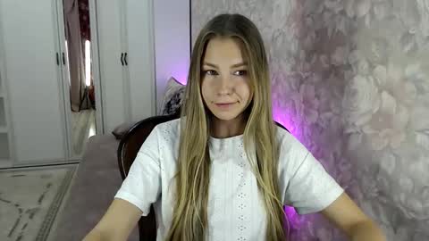 Snapshot of fofhcf chatting on October 2025 03:35:02 PM Molli Ready for any play with you. Hottest show in pvt Help a student earn big tokens online show from October 2025 03:35:02 PM