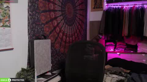 Folleti online show from November 2025 09:03:02 PM